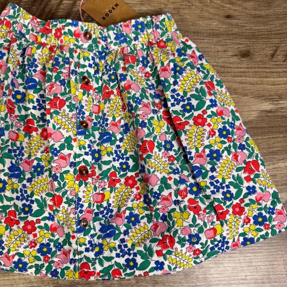 NWT Mini Boden Girls Floral Print Skirt With Buttons & Elastic Waist Cotton 7-8Y - Picture 2 of 5